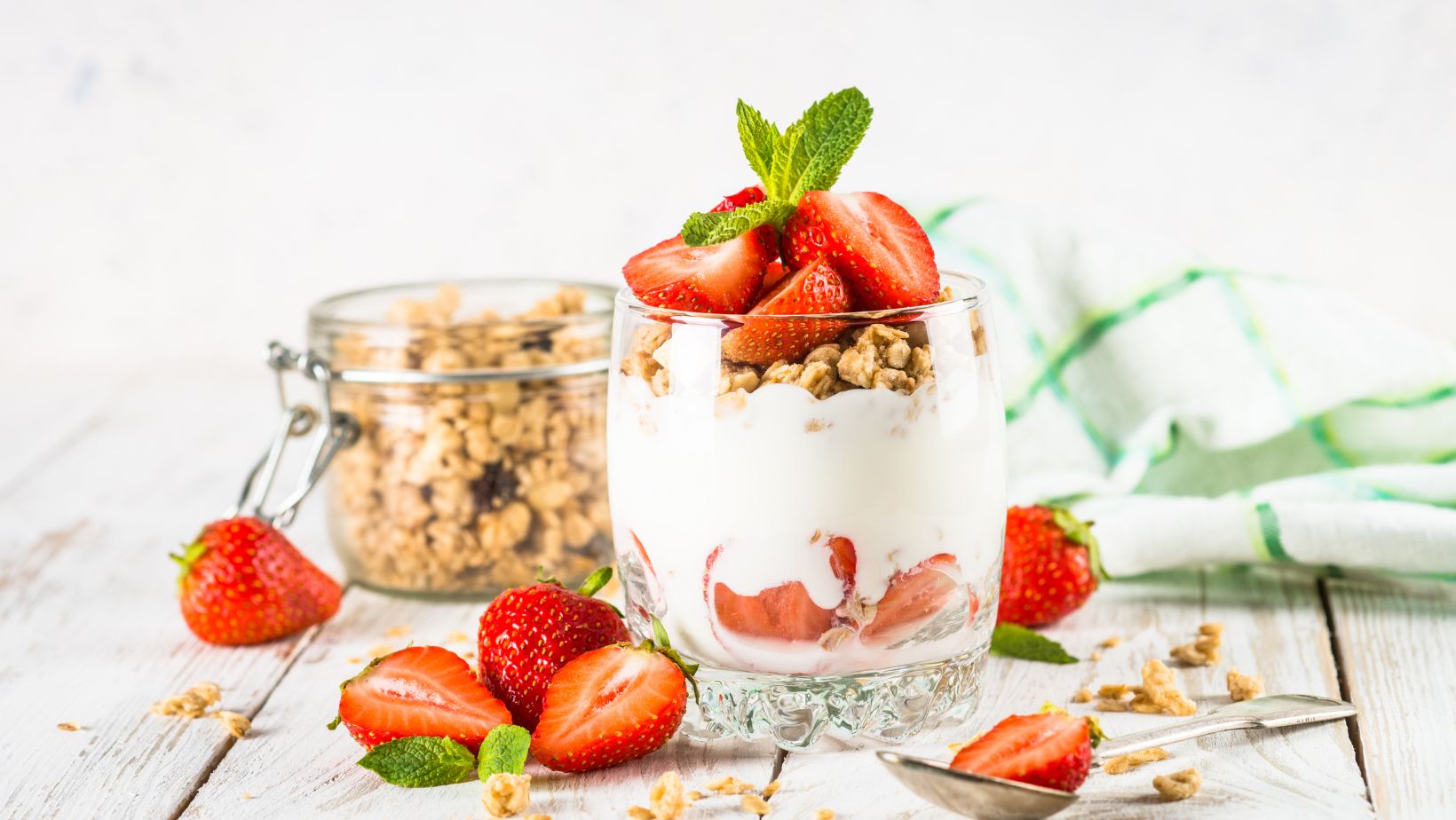 Easy and Delicious Keto Dessert With Greek Yogurt